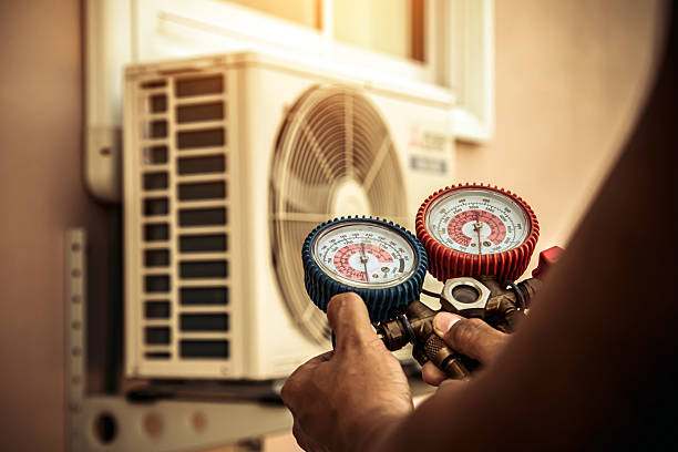 Professional Hvac technician working in Verona, WI